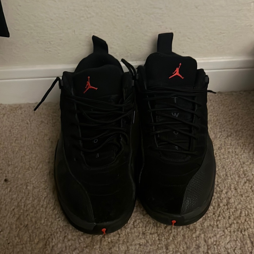 Jordan 12 retros lows max orange| no box| new with defects| size 10.5